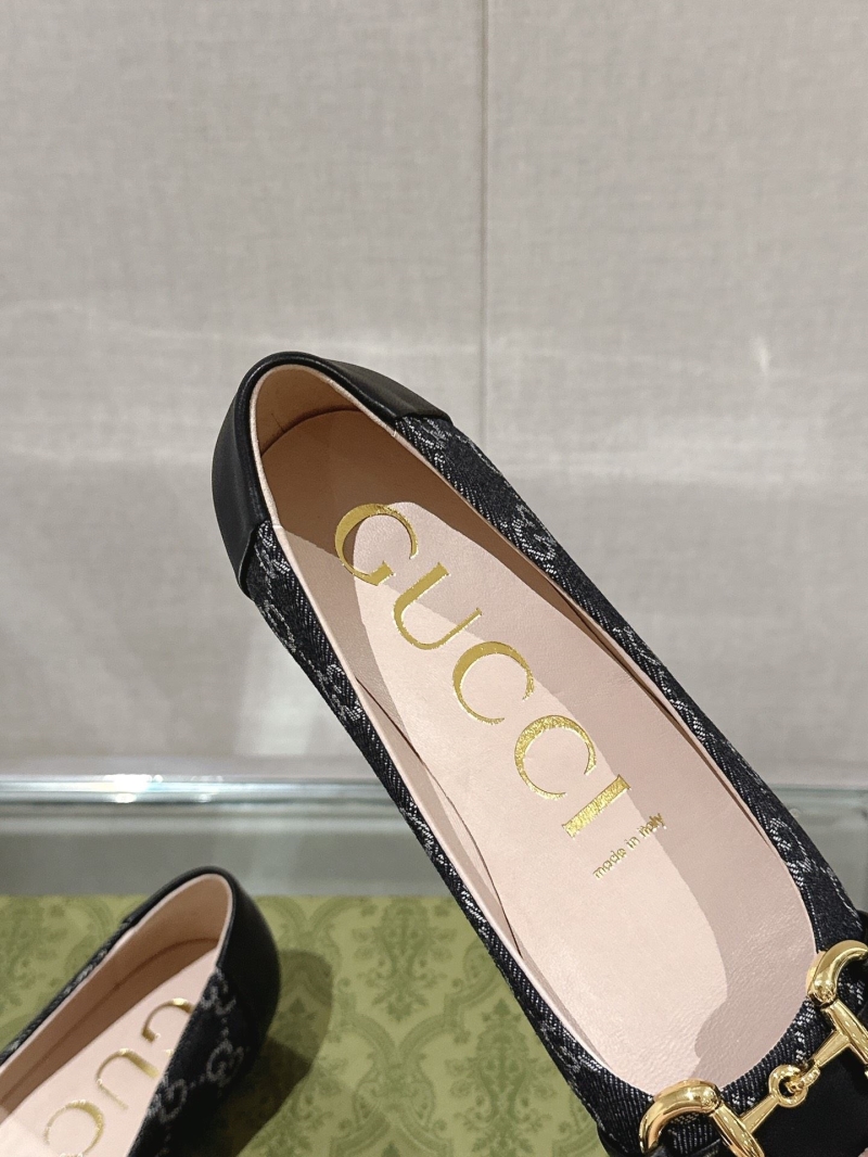 Gucci Flat Shoes